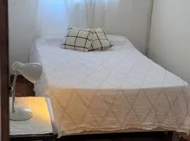 Ángeles Hostel a tan sólo 10 minutos del aeropuerto Ezeiza