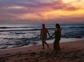 Petit Lafitte Beach Front Hotel & Bungalows，位于普拉亚卡门的酒店