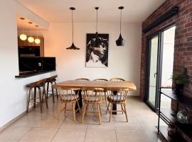 Casa Tasmania - coto privado con alberca，位于Naranjo的酒店