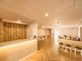 Southern Gate HIVE，位于石垣岛的酒店