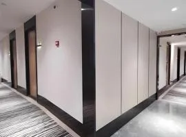 Green Tree Inn Express Shanghai Bund Yuyuan Xiaonanmen Metro Station