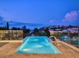 Villa Gaia - Sunset Views, Indoor Heated Pool, Sauna and Games Room，位于梅利哈的度假屋