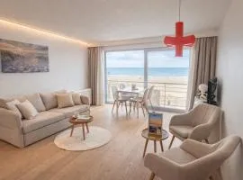 Studio zwembad met frontaal zeezicht