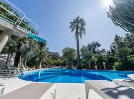 瑞真娜宫廷酒店