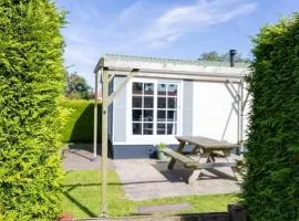 Chalet Wad35 met grote, groen omheinde tuin