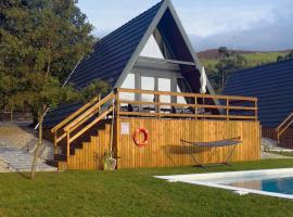 Chalés Luna In Rio escapadinha no Gerês, A-frame aconchegante vista rio e montanha aquecimento, total privacidade，位于蓬蒂-达巴尔卡的酒店
