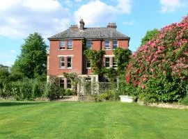 Victorian Country House with large garden