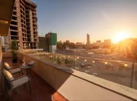 Penthouse Diplomatic Suites - 135sqm Opposite AU HQ