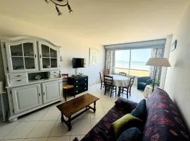 Appartement face à la mer, les pieds dans l'eau