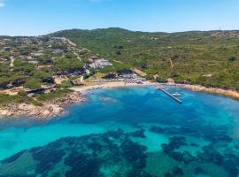 Hotel with swimming pool in Conca Verde just 100 mt from the sea，位于孔卡尔德的酒店