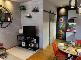 Luxury Art & Chromotherapy Apt-Hospital District3