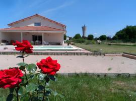 Côté Campagne，位于Saint-Germain-Lespinasse的酒店