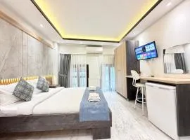 The Blue Mansion Modern Rooms