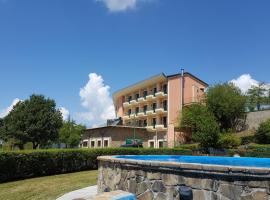 Hotel Paradiso，位于圣塞韦里诺卢卡诺的酒店