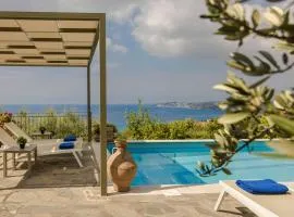 Villa Magdalani, breathtaking views across Lourdas Bay