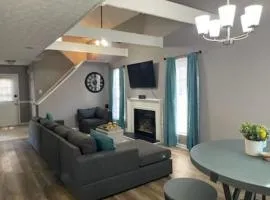 Stone Mountain Home, SmartTV All Rooms, Pool Table