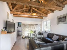 Holiday Home Rustikal und Modern by Interhome