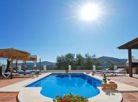 Holiday Home Torcal 1 Comares- Beheiztes Schwimmbad- Wechselstrom- 8 Pers by Interhome