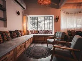 וילה בקיבוץ דפנה - אירוח וטיולים בלב טבע פראי