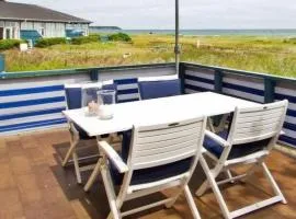 Apartment Skærven Beachfront Wohnung by Interhome