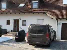 Drei-Zimmer-Wohnung, parken vor dem Haus