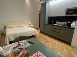 Casa Ferrara，位于诺瓦拉的酒店