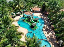 Paradise Resort，位于Los Santos的带泳池的酒店