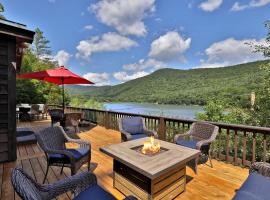 All-Season Lake House Between Okemo and Killington!，位于Plymouth的酒店