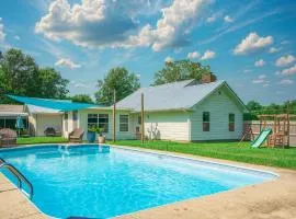 3BR Country Retreat Pool Gazebo Play