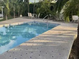 The Palms apt 1