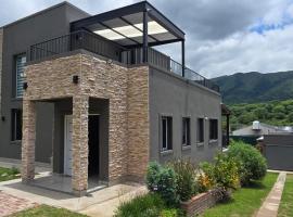 L G Conford y naturaleza en salta，位于拉卡尔德拉的酒店