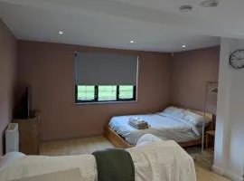 Studio Apartment - Iver Heath