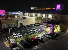 司丽普韦斯特麦迪科森特套房酒店