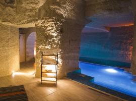 My Cave Suites，位于内夫谢希尔的酒店