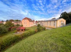 Schlösschen am Rhinufer