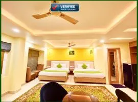 Hotel Geranium # R Beach # INN - Near Shree Jagarnath Temple , Fully Air Condiotioned Hotel With Lift, Parking And Free Wi-Fi Facilities With Resturent , Best Hotel In Puri