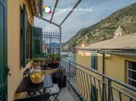 Gemma Apartment with AC & Sea View Balcony