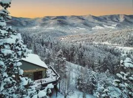 Sunset Mountain Views near Town on 3 Private Acres