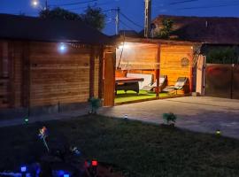 Sunset Oasis，位于Dătăşeni的酒店