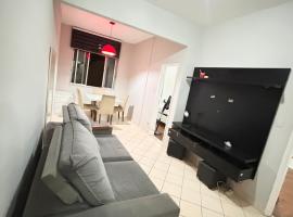 Apto 2 quartos em Copacabana 300mt da Praia，位于里约热内卢的酒店