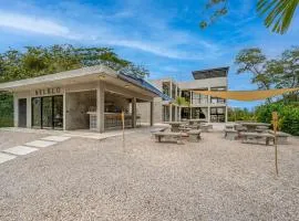 Nelblu Flamingo Suites