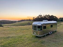 One Life Glamping Caravan Rawson，位于Rawson的酒店