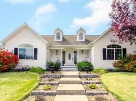 Family Home With Pool Table - Fall Weekly Savings