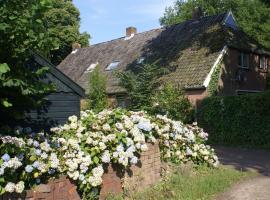 Holiday Home Geschmackvoll eingerichtetes Bauernhaus aus dem 19- by Interhome，位于迪弗尔的酒店