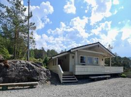 Holiday Home mit Blick auf das Wasser by Interhome，位于Ropeid的酒店
