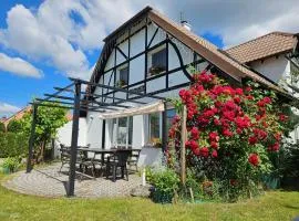 Holiday Home Fachwerkhaus Paula mit Blick auf das Wasser by Interhome