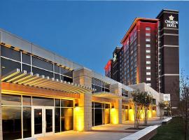 奥弗顿酒店加会议中心，位于拉伯克琼斯AT&T球场附近的酒店
