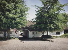 Svostrup Kro，位于锡尔克堡的宾馆