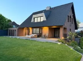 Luxusvilla im Zentrum Jülich, edel & modern deluxe