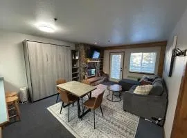 The Meadows- Charming 1BD2BA Ski Condo